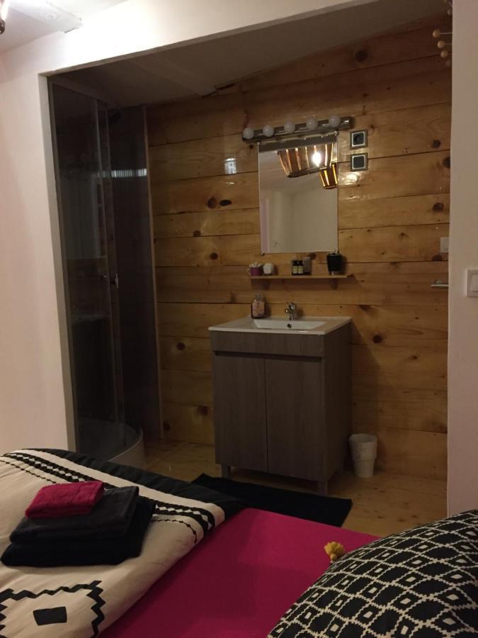 Dependance Privee - Halte Route Apartment Le Thor Bagian luar foto