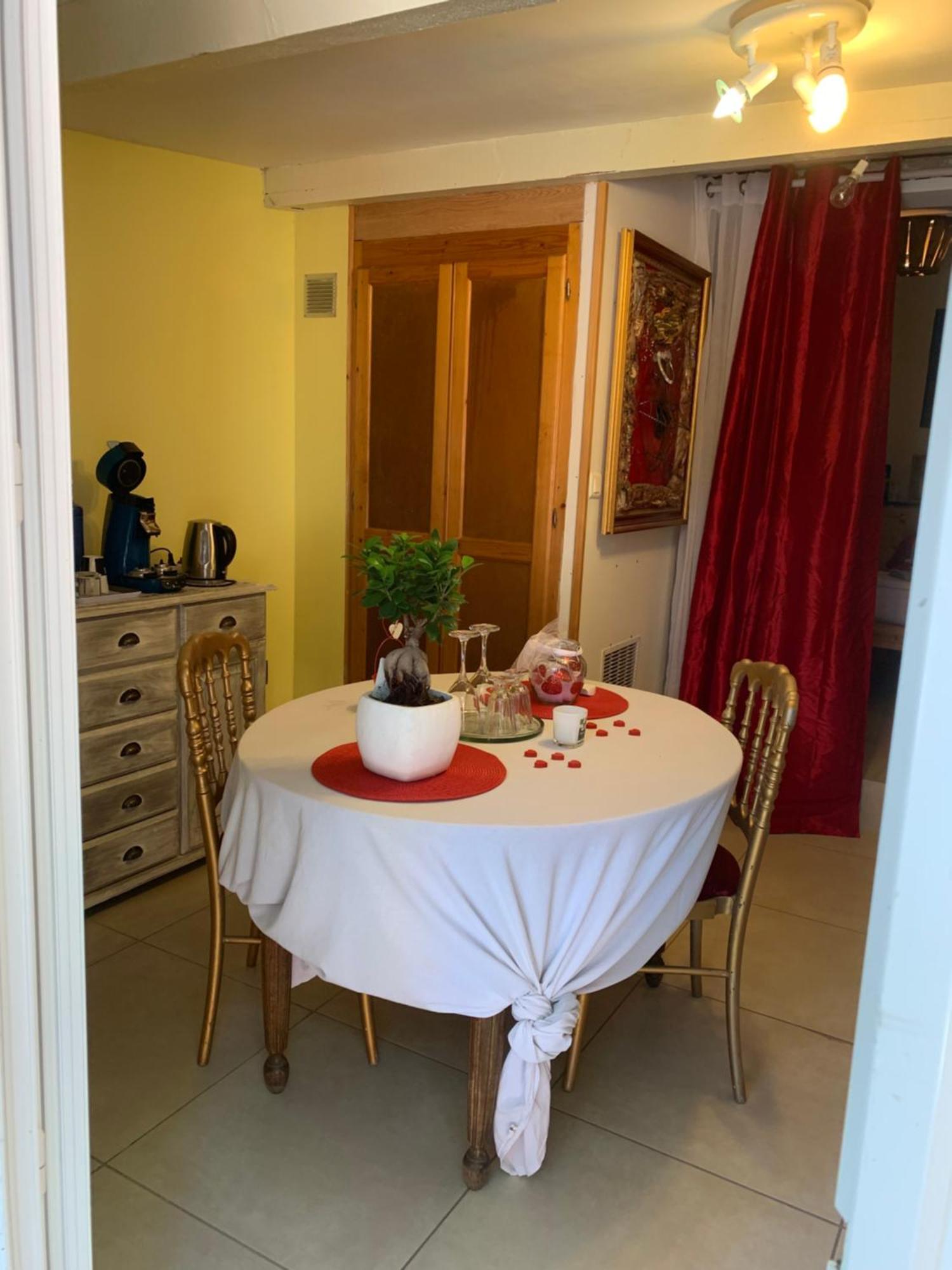Dependance Privee - Halte Route Apartment Le Thor Bagian luar foto