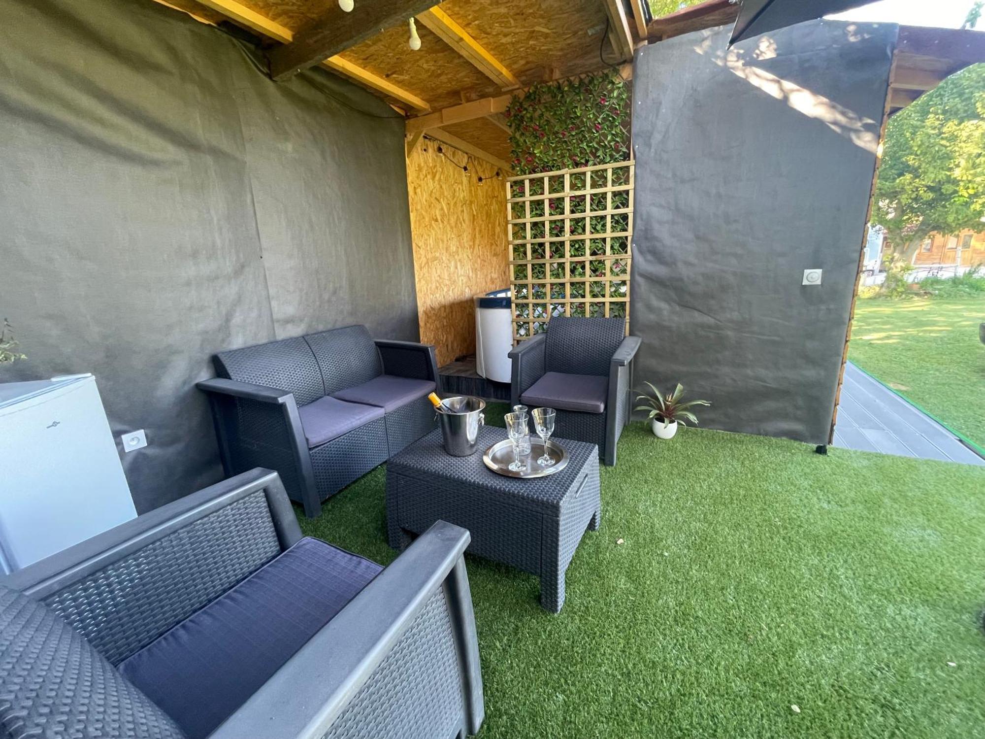 Dependance Privee - Halte Route Apartment Le Thor Bagian luar foto