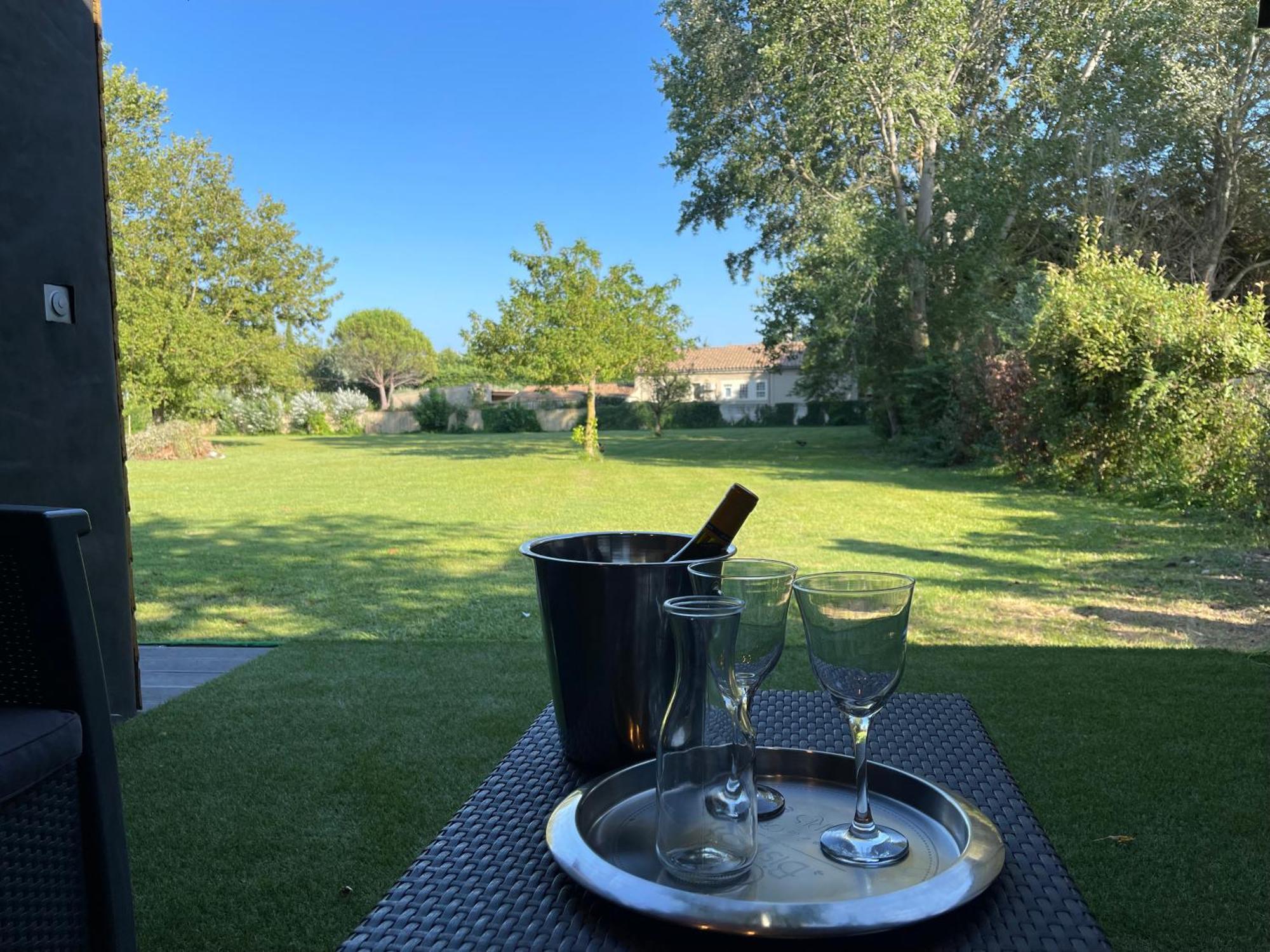 Dependance Privee - Halte Route Apartment Le Thor Bagian luar foto